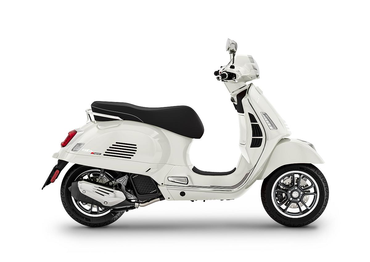 VESPA GTS 125 ABS, investom moto Zlín, skútr 125