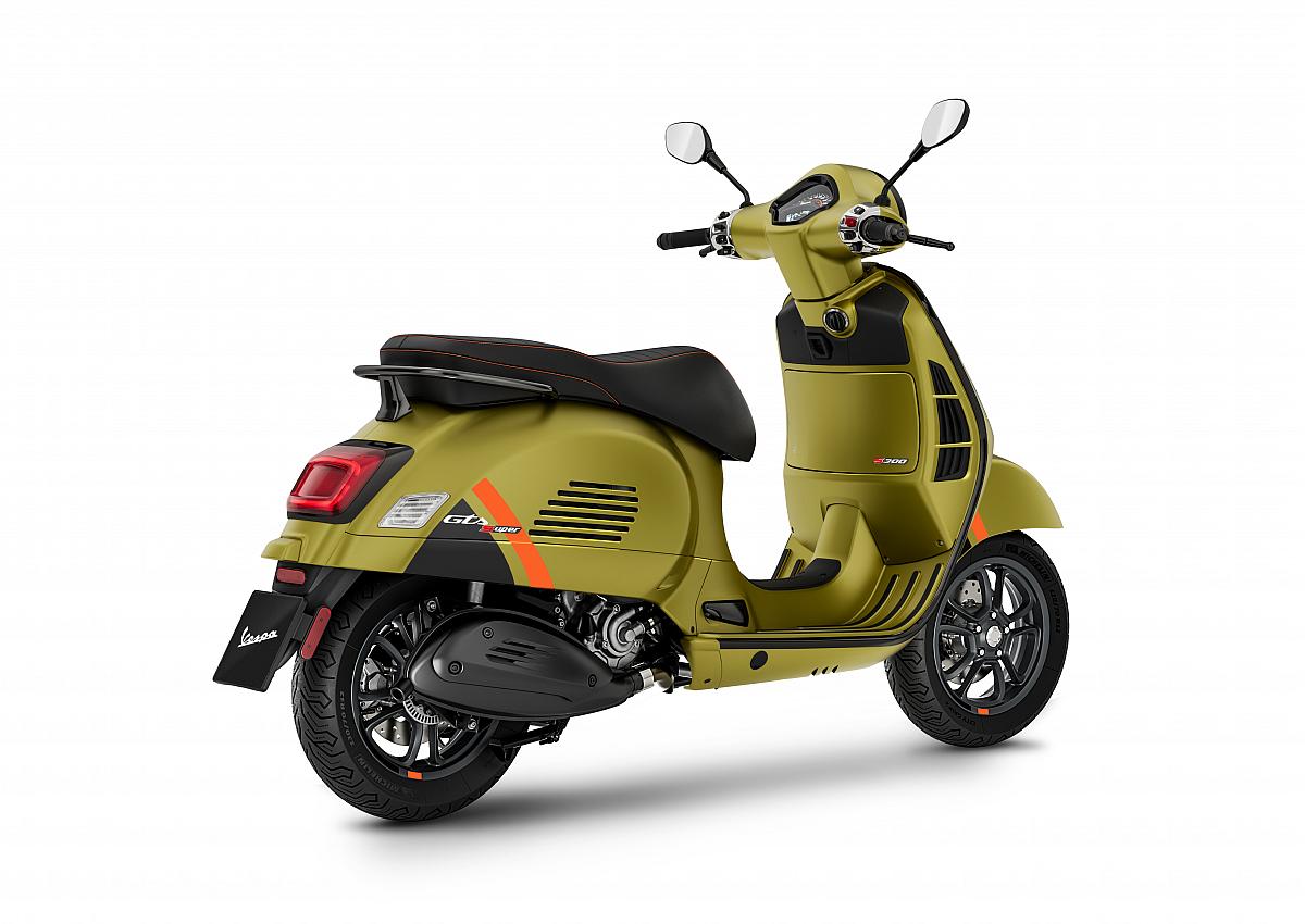 VESPA GTS SUPERSPORT 300 ABS, investom moto Zlín, skútr 300