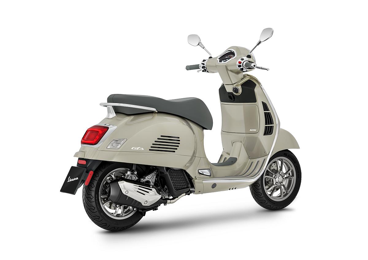 VESPA GTS 125 ABS, investom moto Zlín, skútr 125