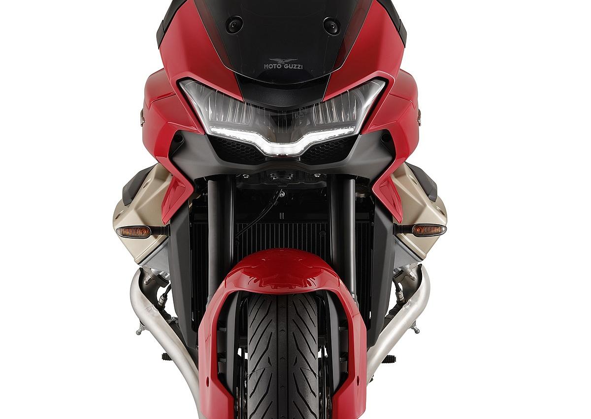 Moto Guzzi V100 MANDELLO, Rosso Magma, E5, investom moto Zlín, 