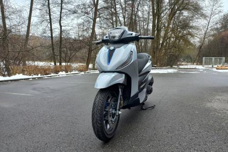 Investom moto Zlín, Piaggio Beverly S 310