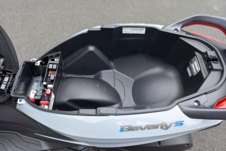 Investom moto Zlín, Piaggio Beverly S 310