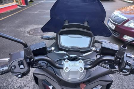 Investom moto Zlín Aprilia SR GT 200