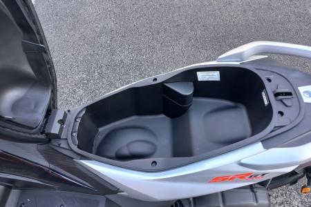 Investom moto Zlín Aprilia SR GT 200