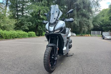 Investom moto Zlín, Aprilia SR GT 400