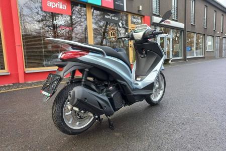 Investom moto Zlin, Piaggio Medley 125