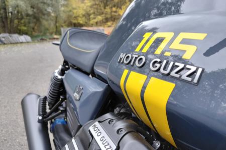 Investom moto Zlín, Moto Guzzi V7 Stone edice „105. výročí“