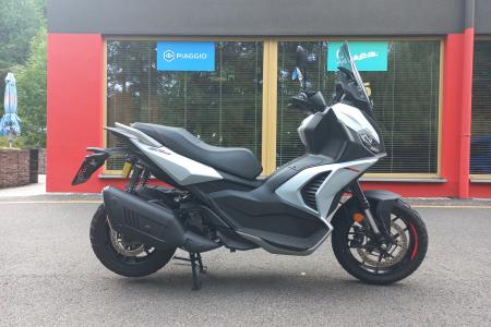 Investom moto Zlín, Aprilia SR GT 400