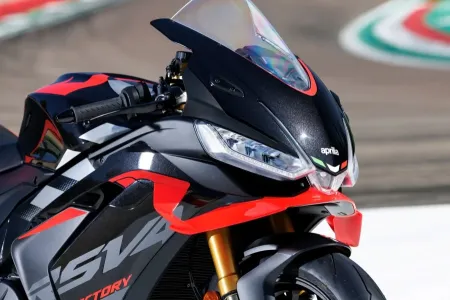 Investom moto Zlín - Aprilia RSV4 Factory 1100
