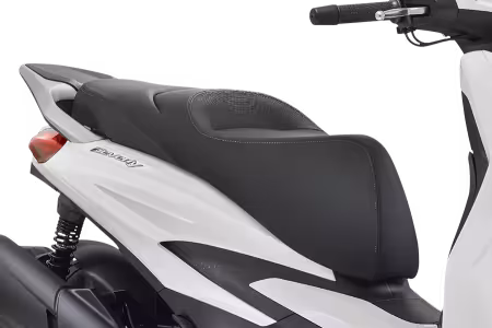 Investom moto Zlín, Piaggio Beverly 400
