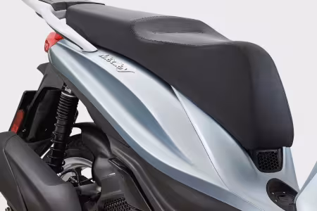 Investom moto Zlín, Piaggio Medley 125