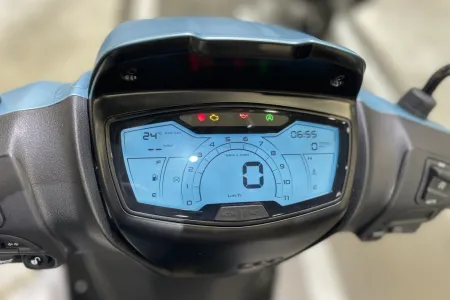 Investom moto Zlín, Piaggio Medley 125