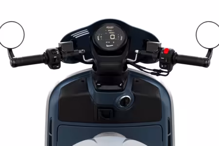 Investom moto Zlín, Vespa GTV 310 Officina 8