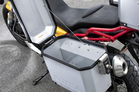 investom-moto, Zlín, Moto Guzzi V85TT, alu kufry